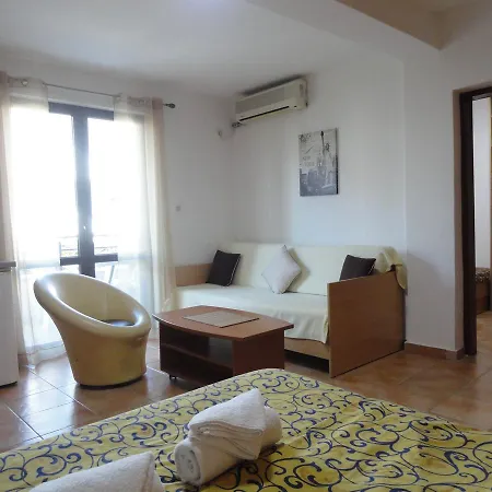Mare Apartment *